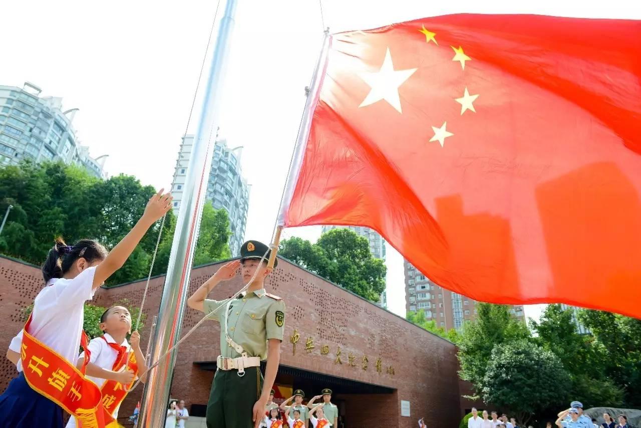 《暖阳之下》：多菱镜透视下的现实主义思考，你有哪些观后感？游戏画面